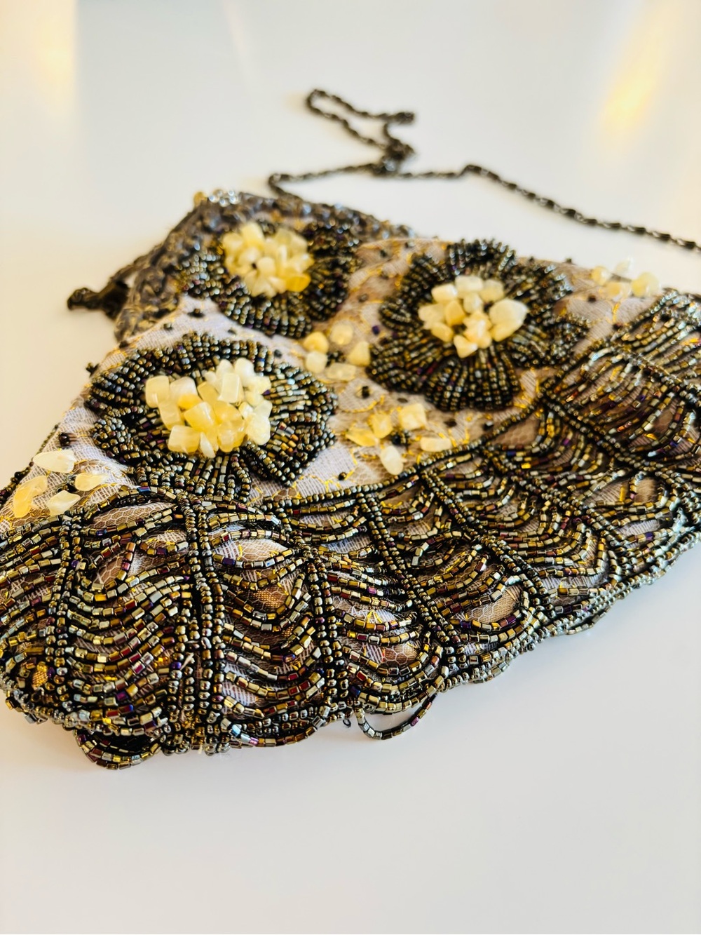 Vintage Beaded Floral Clutch in Gold and Cream - Picture 9 of 14